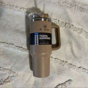 STANLEY ADVENTURE QUENCHER TRAVEL TUMBLER 40 OZ driftwood